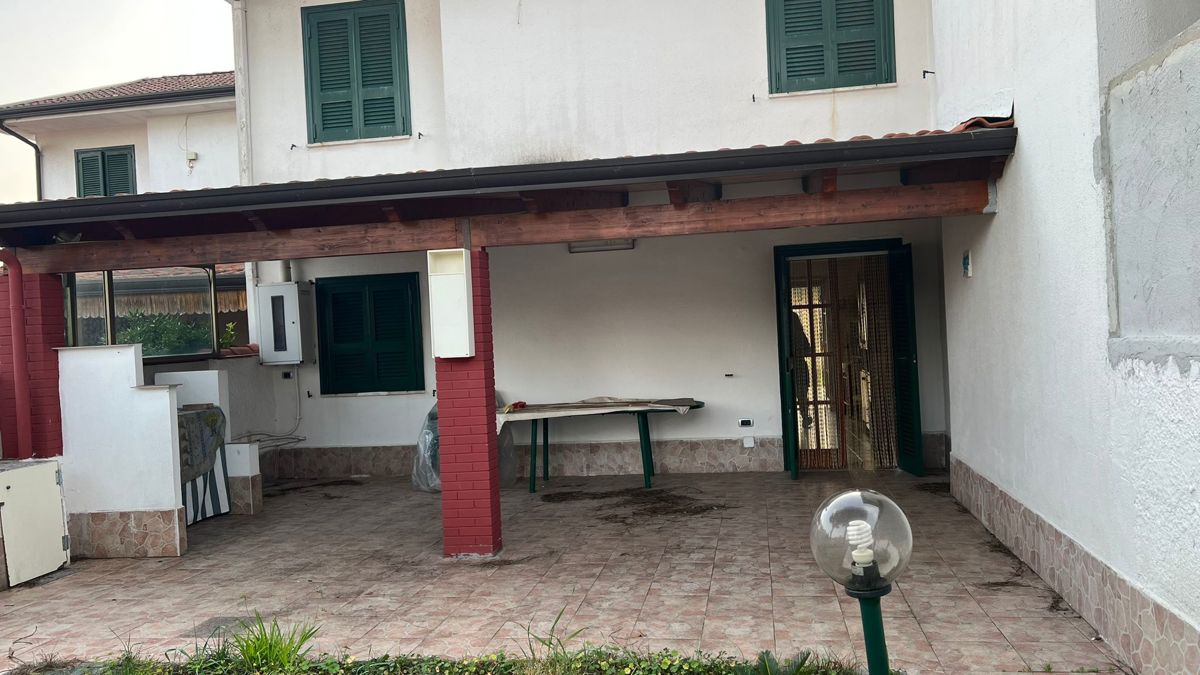 Villa in vendita a Baia Domizia, Sessa Aurunca (CE)