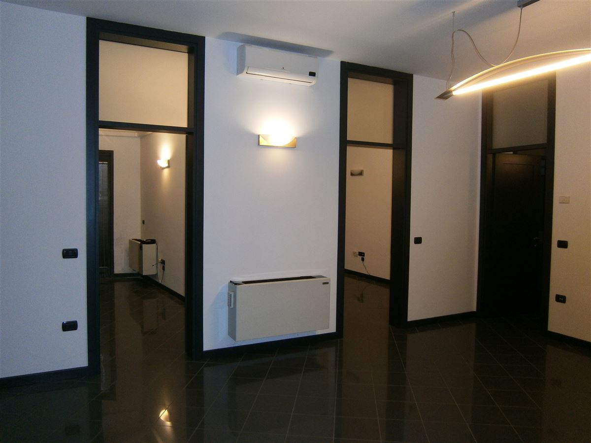 Foto 1 di 8 - Ufficio in affitto a Rovigo