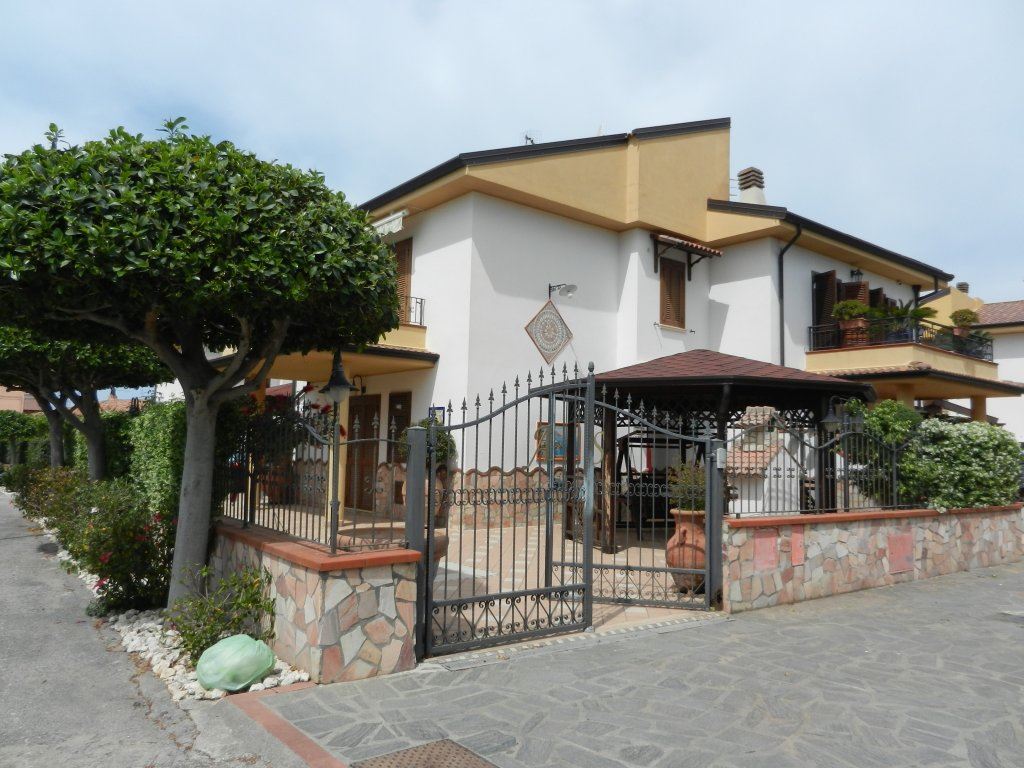 Foto 1 di 17 - Villa in vendita a Santa Maria del Cedro