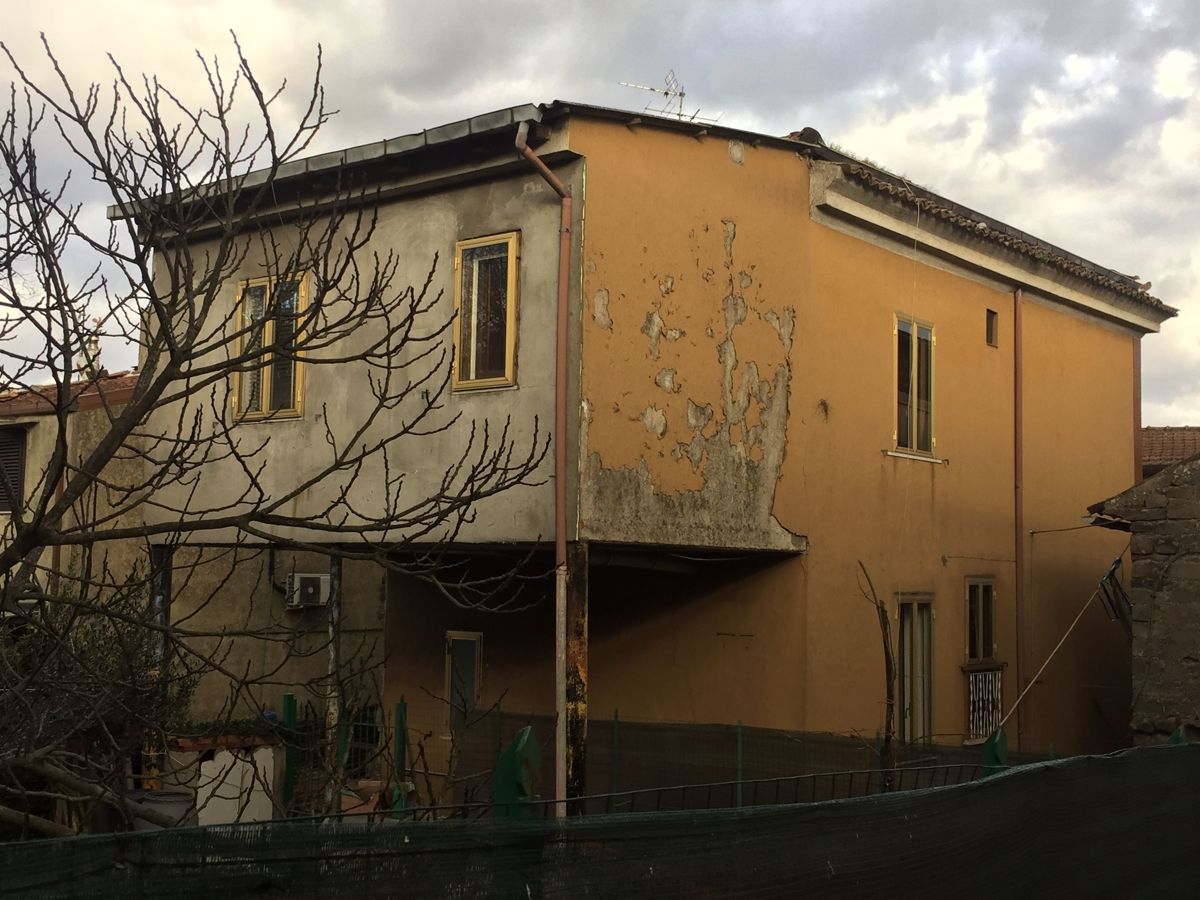 Foto 2 di 19 - Casa indipendente in vendita a Avellino