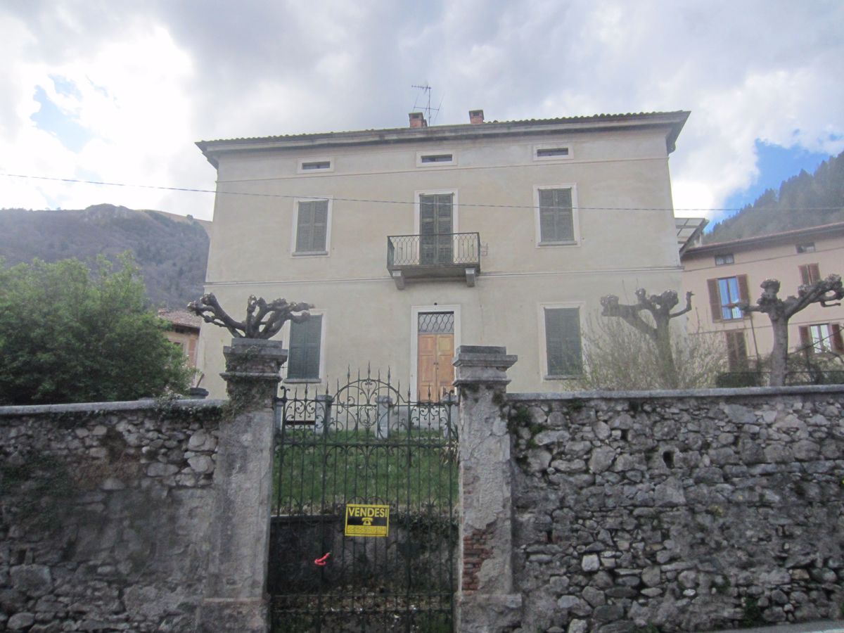 Foto 4 di 22 - Villa in vendita a Magreglio