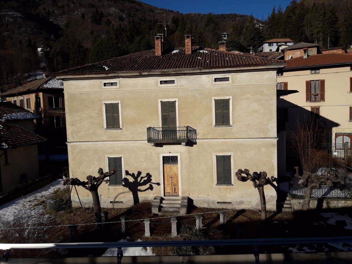 Foto 1 di 22 - Villa in vendita a Magreglio