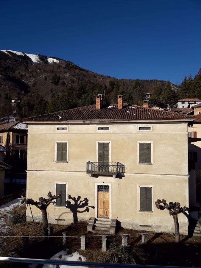 Foto 2 di 22 - Villa in vendita a Magreglio