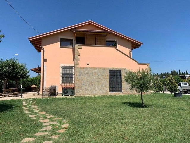 Foto 2 di 9 - Villa in vendita a Assisi