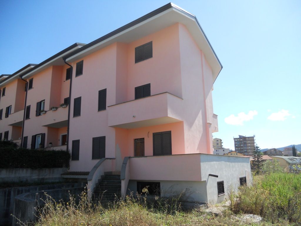 Foto 1 di 8 - Villa in vendita a Sessa Aurunca