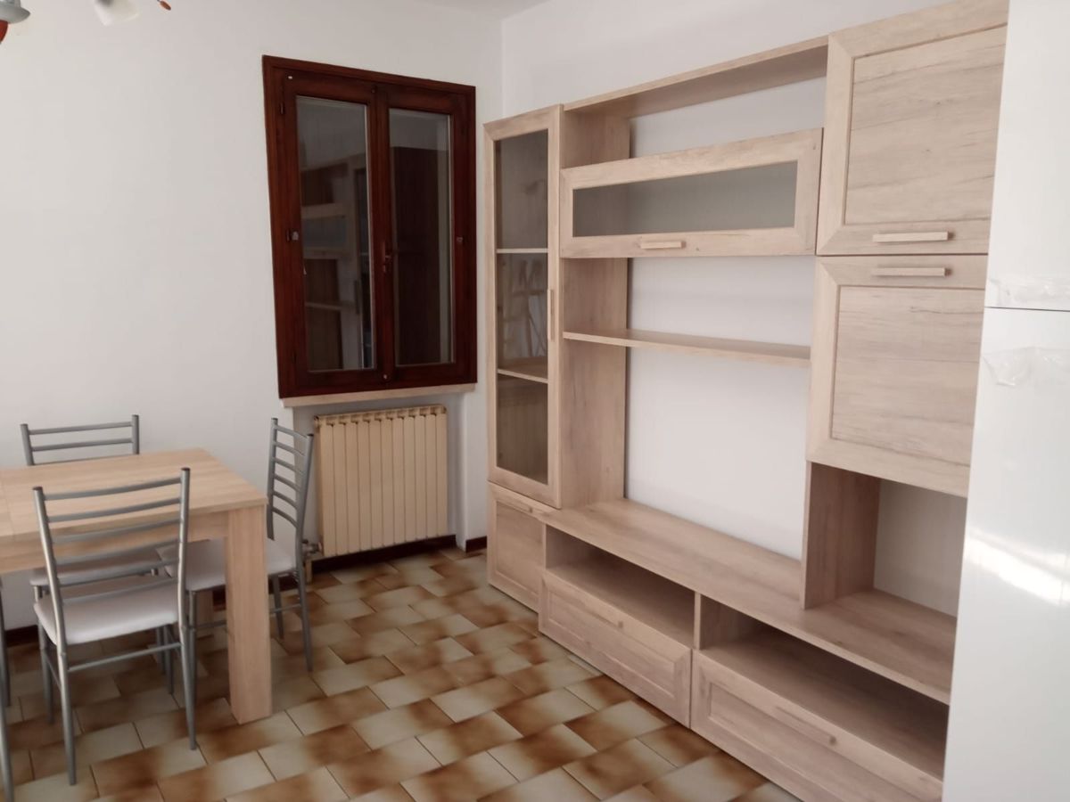 Foto 3 di 14 - Appartamento in vendita a Rovigo