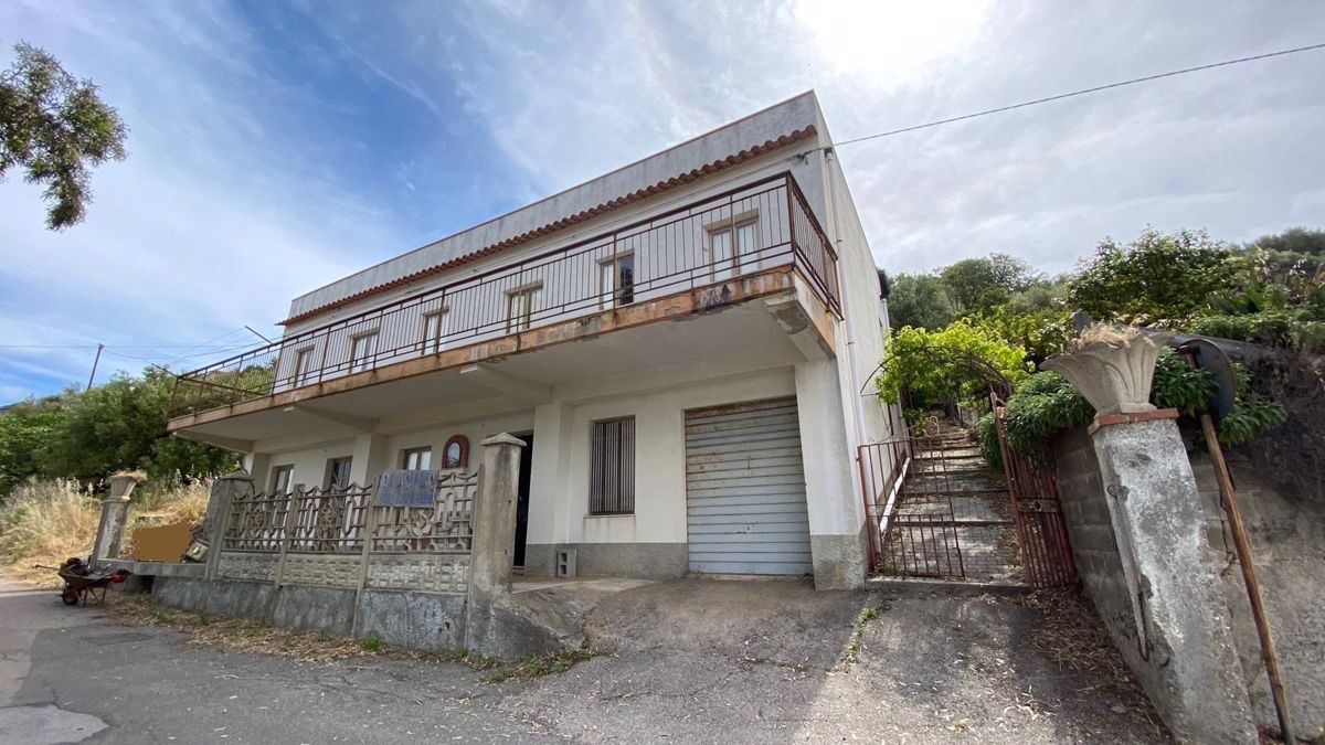 Foto 1 di 13 - Casa indipendente in vendita a Gioiosa Marea