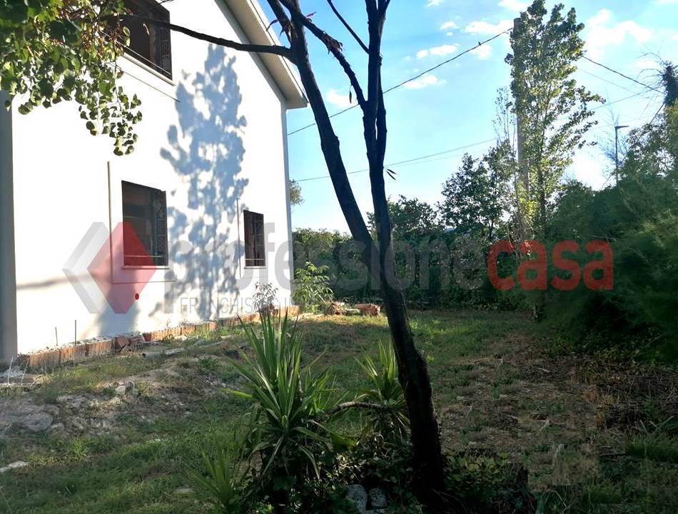 Foto 15 di 15 - Villa a schiera in vendita a Cervaro