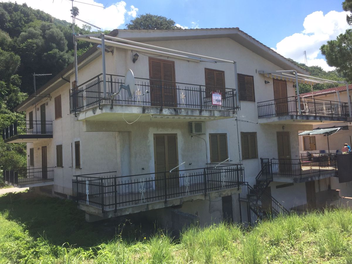 Foto 1 di 20 - Appartamento in vendita a Falconara Albanese