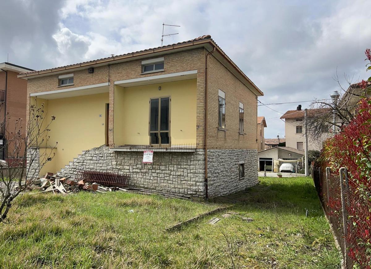 Foto 2 di 3 - Casa indipendente in vendita a Gubbio