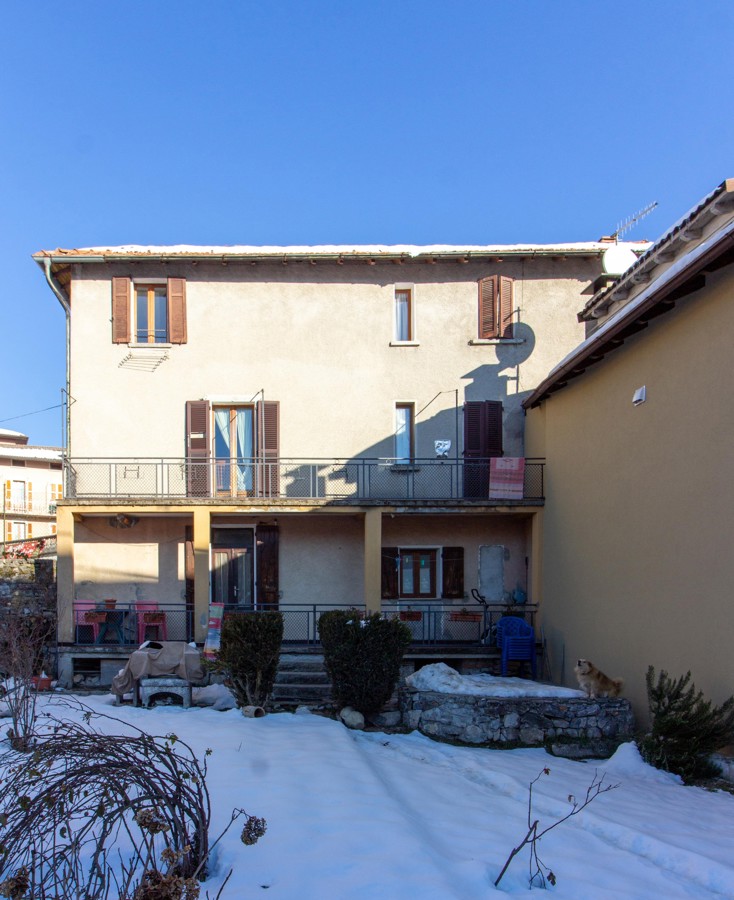 Foto 1 di 22 - Casa indipendente in vendita a Alta Valle Intelvi
