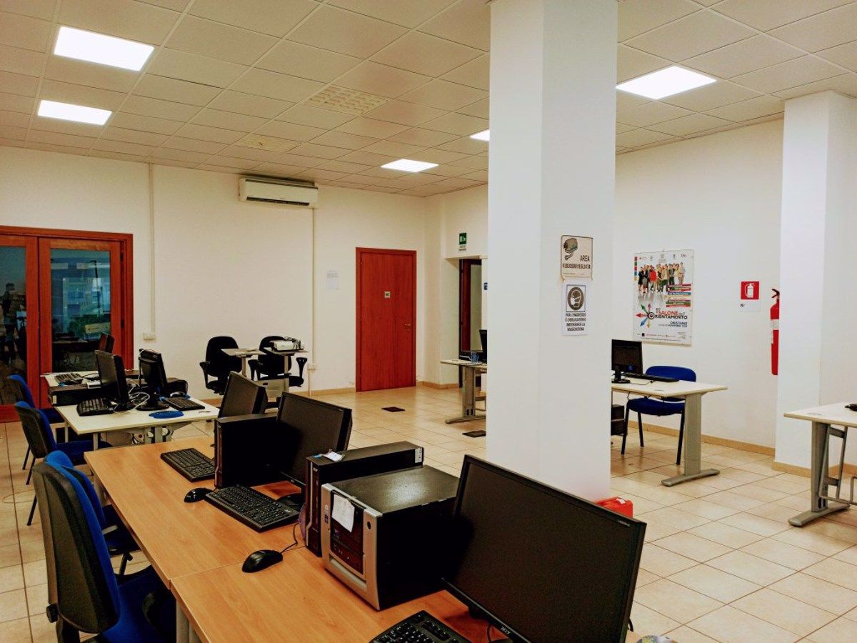 Foto 8 di 20 - Ufficio in vendita a Oristano