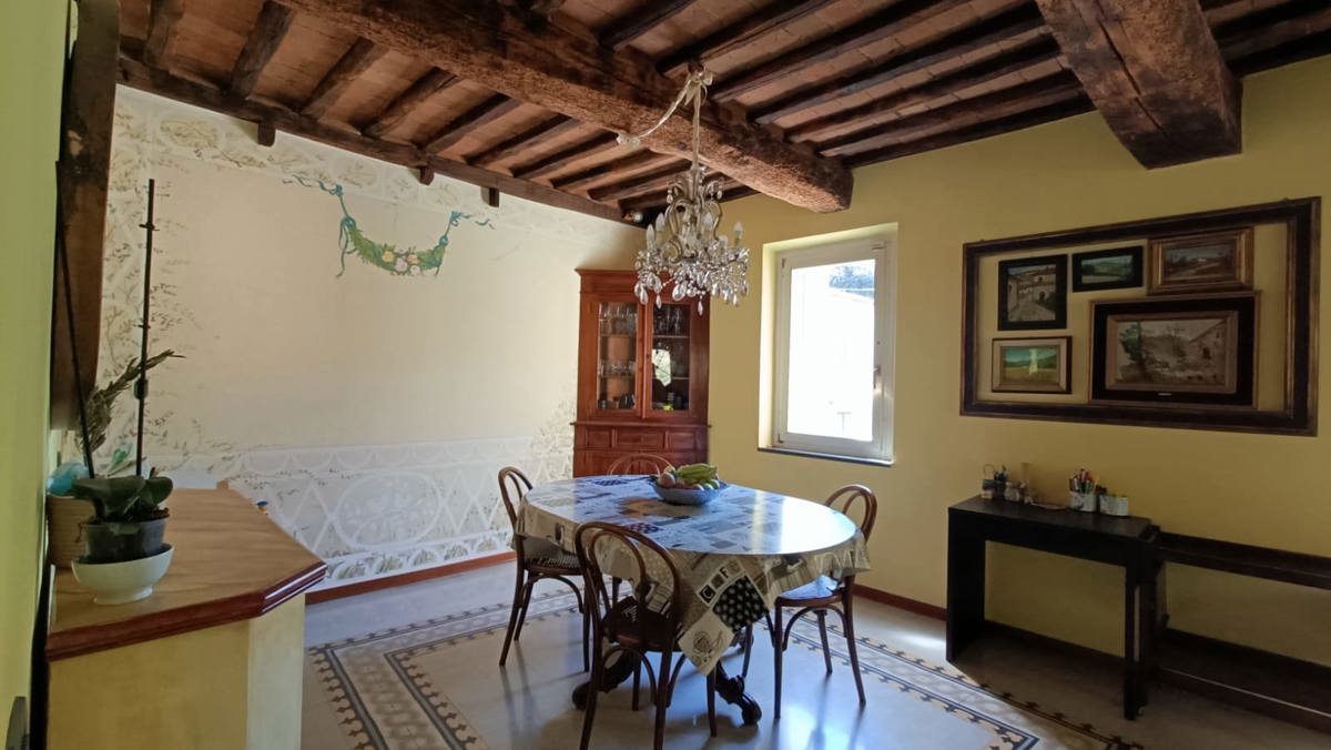 Foto 14 di 45 - Appartamento in vendita a Siena