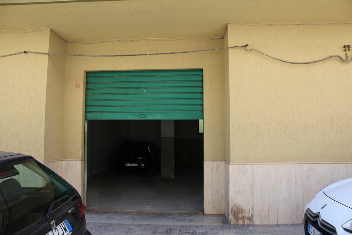 Foto 5 di 7 - Garage in vendita a Trapani