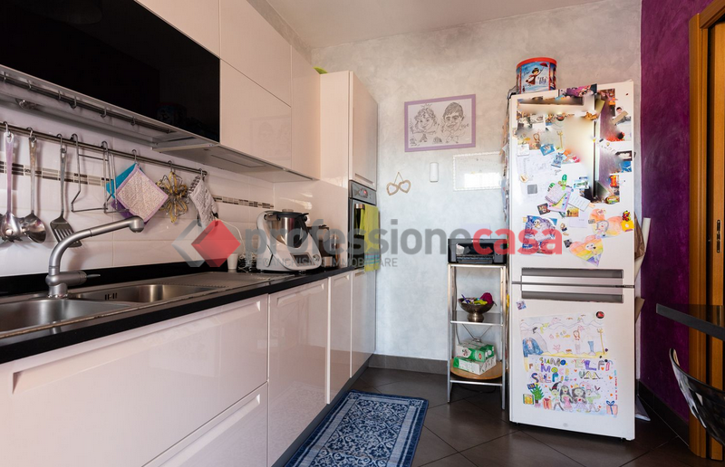 Foto 3 di 32 - Appartamento in vendita a Pomezia