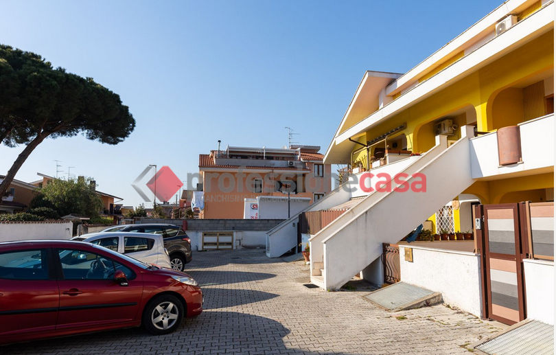 Foto 24 di 32 - Appartamento in vendita a Pomezia