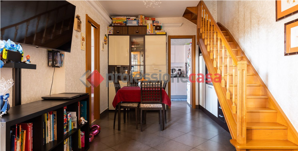 Foto 2 di 32 - Appartamento in vendita a Pomezia