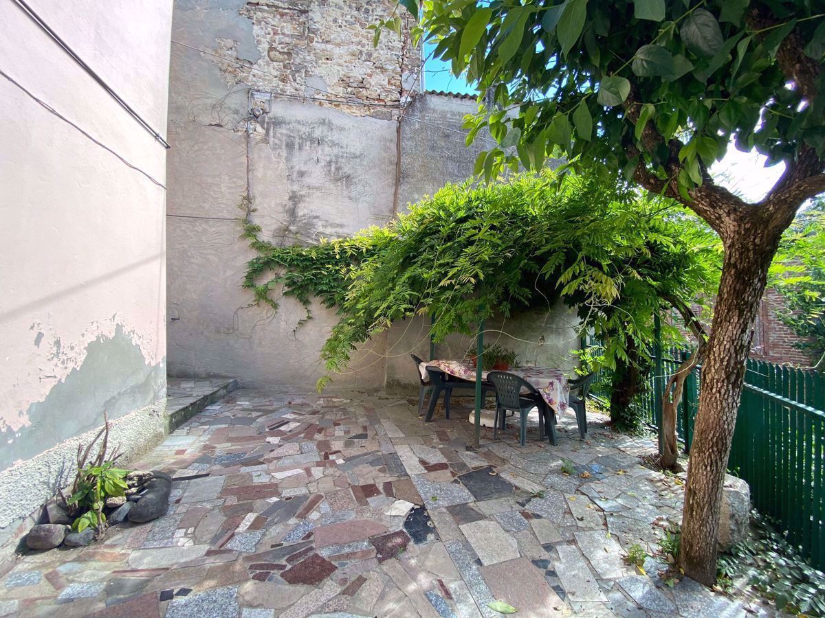 Foto 3 di 11 - Casa indipendente in vendita a Pianello Val Tidone