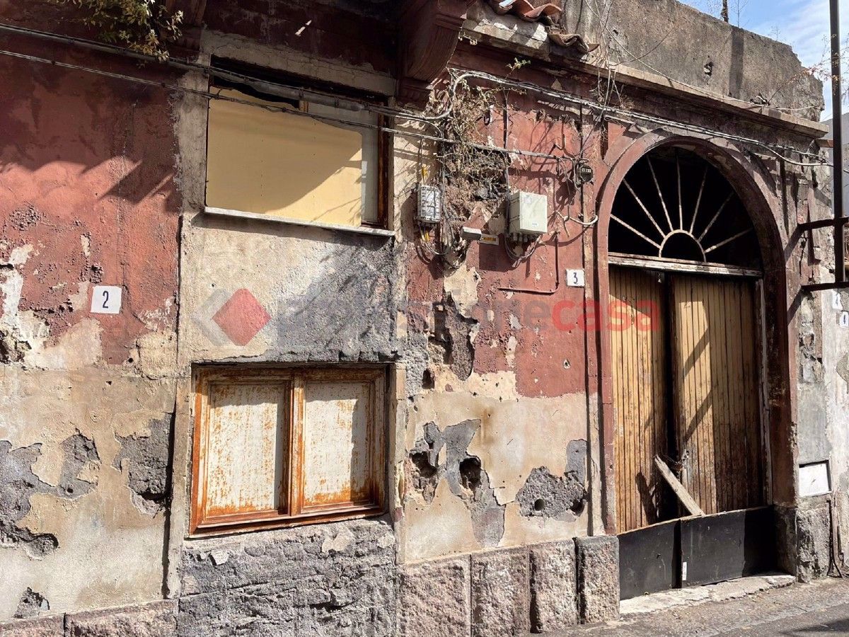 Palazzo in vendita a Catania (CT)