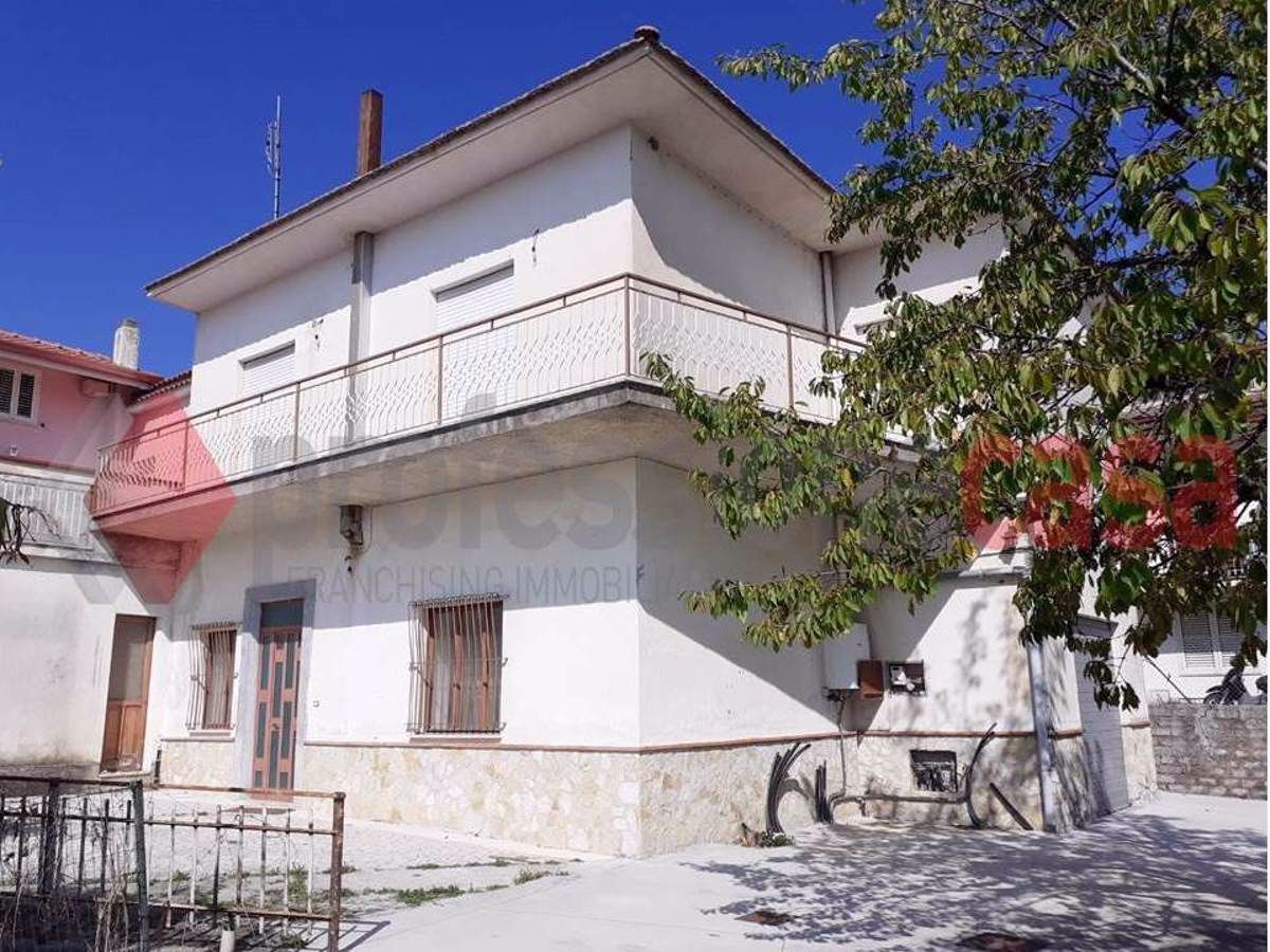 Foto 2 di 19 - Villa in vendita a Cervaro