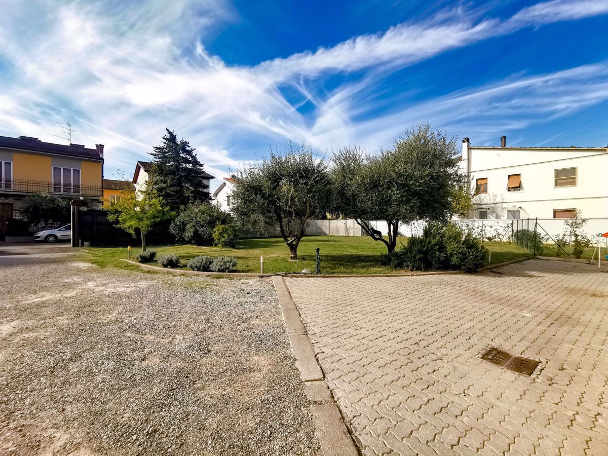 Foto 3 di 21 - Villa in vendita a Campi Bisenzio