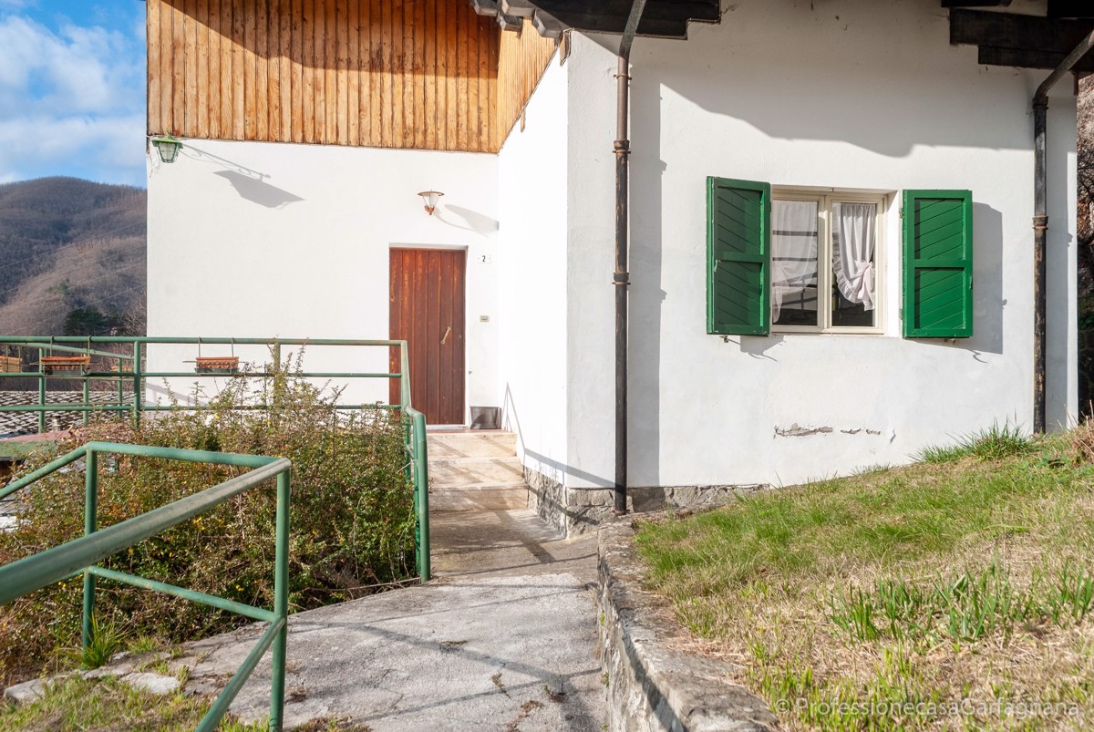 Foto 2 di 21 - Villa in vendita a Sillano Giuncugnano