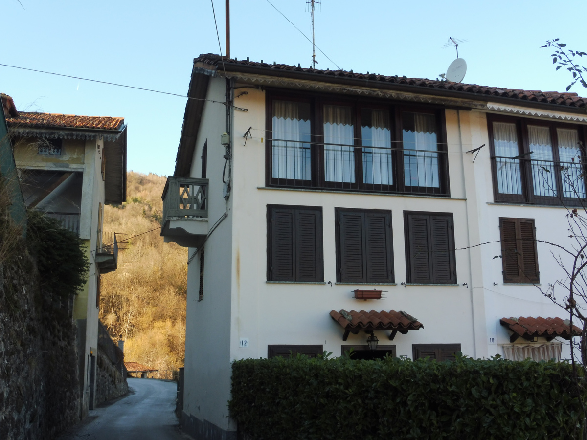 Foto 2 di 16 - Casa indipendente in vendita a Biella