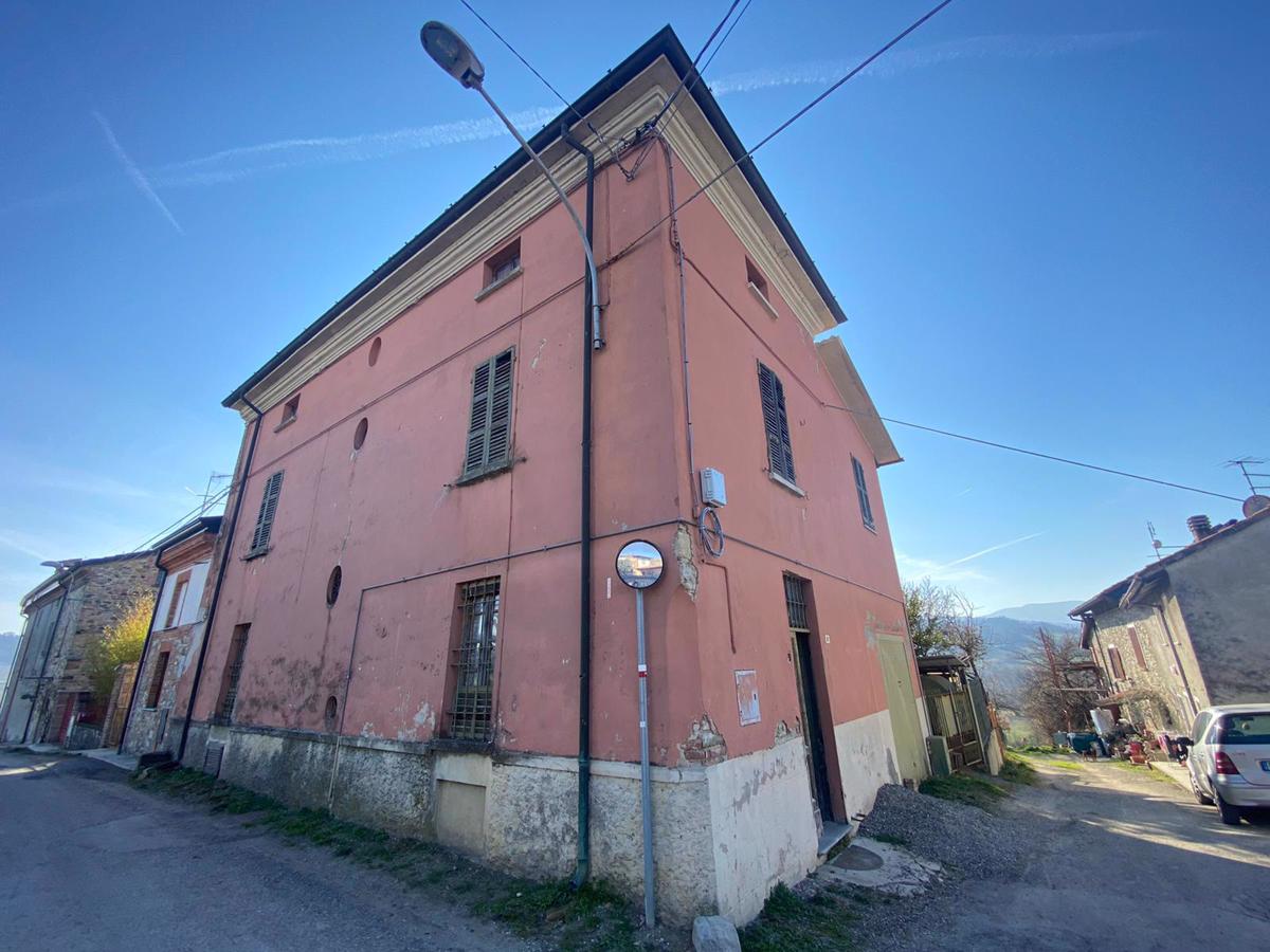 Foto 2 di 14 - Casa indipendente in vendita a Pianello Val Tidone
