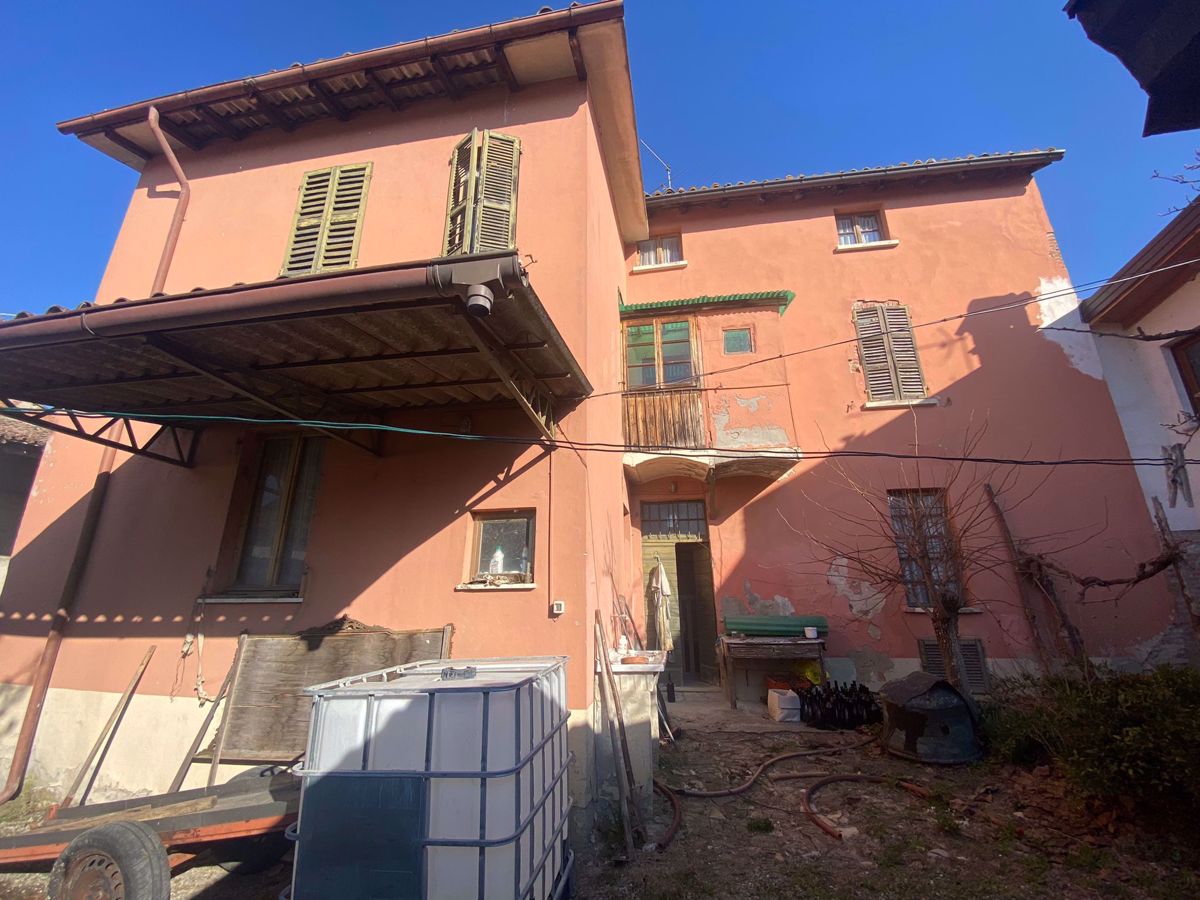 Foto 3 di 14 - Casa indipendente in vendita a Pianello Val Tidone