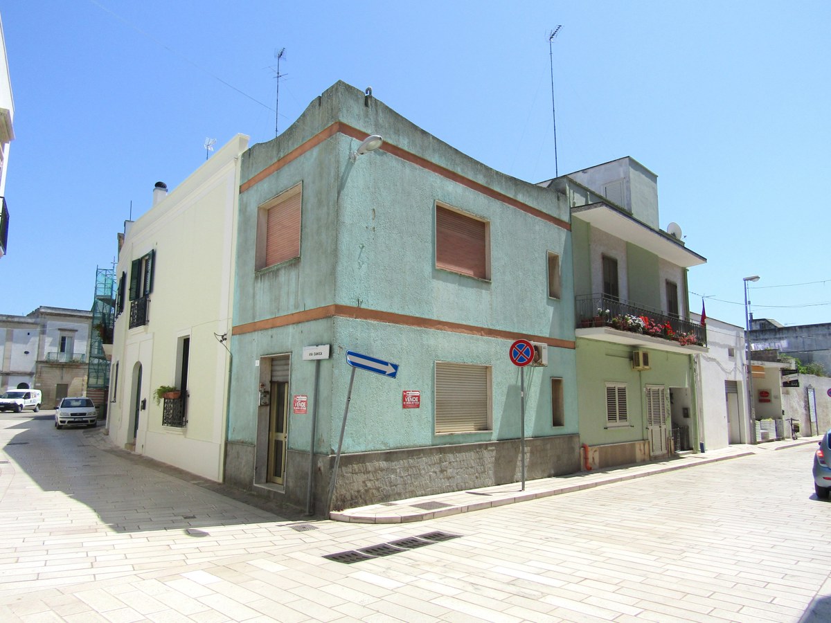 Foto 1 di 10 - Casa indipendente in vendita a Santa Cesarea Terme