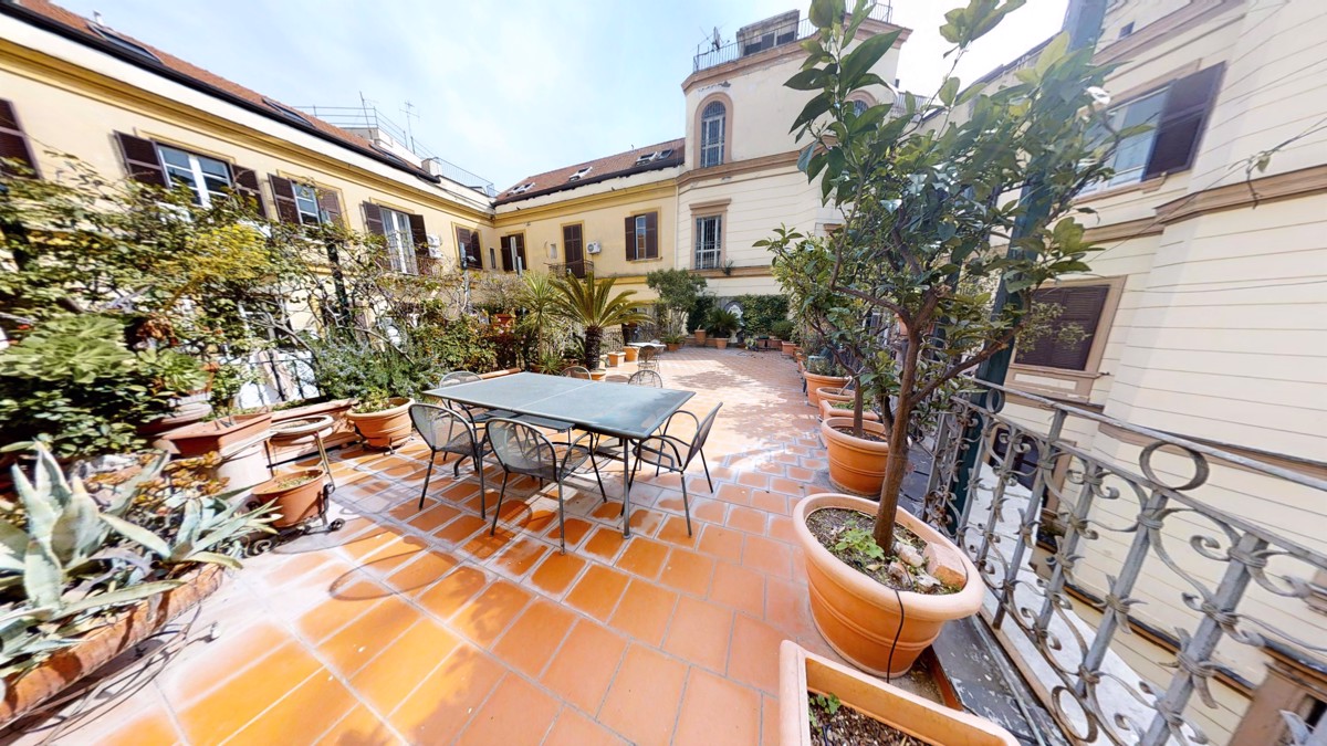 Foto 3 di 26 - Appartamento in vendita a Napoli