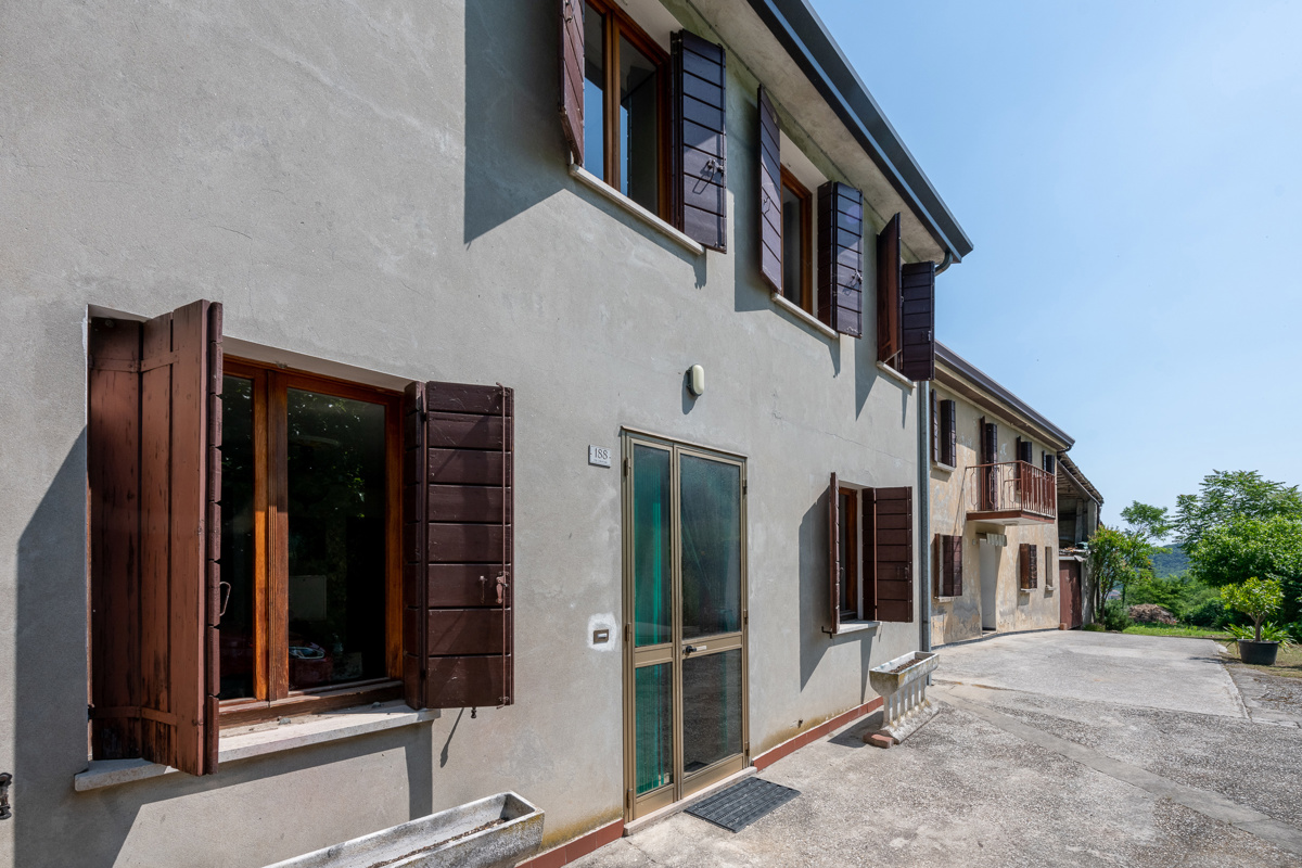 Foto 1 di 23 - Villa a schiera in vendita a Galzignano