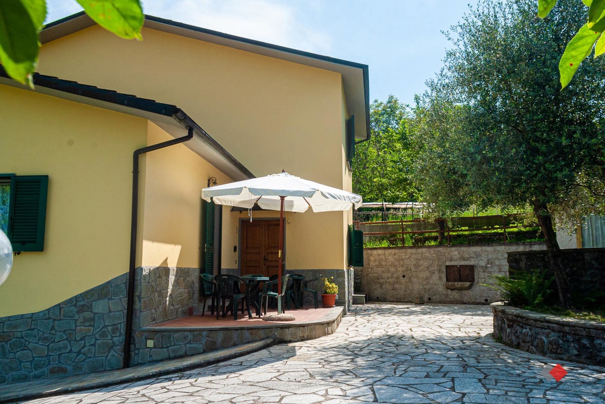 Foto 10 di 42 - Villa a schiera in vendita a Castelnuovo Garfagnana