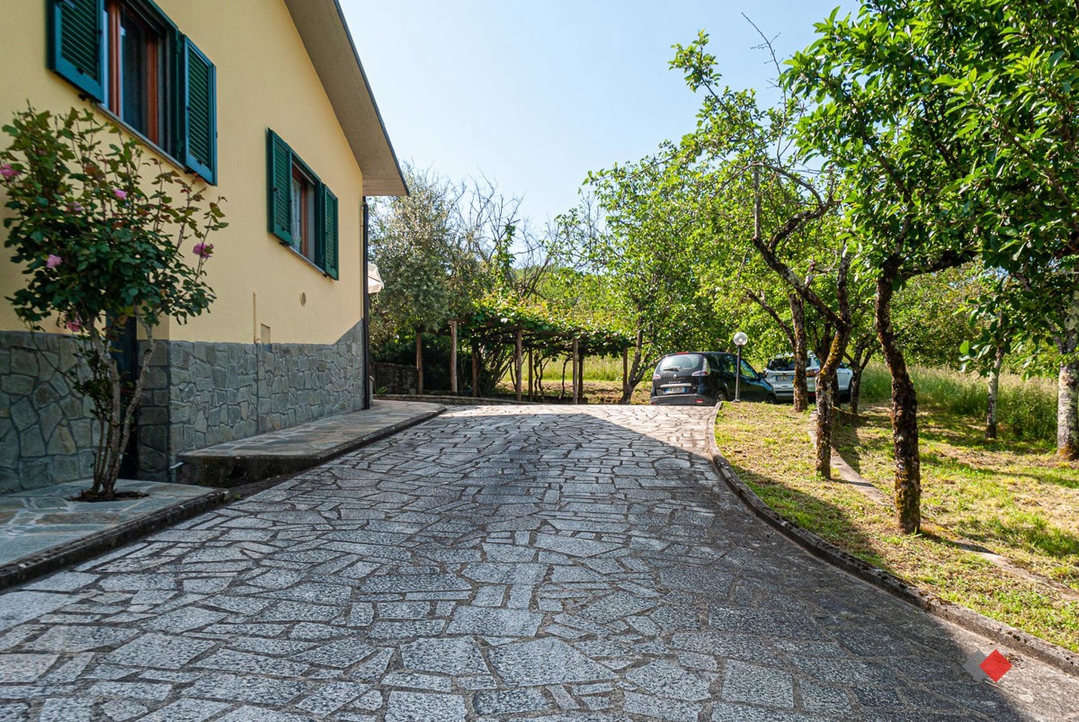 Foto 3 di 42 - Villa a schiera in vendita a Castelnuovo Garfagnana