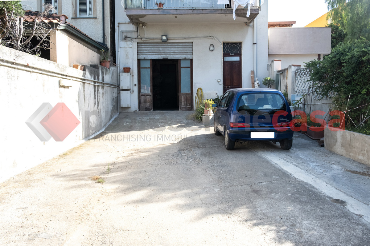 Foto 1 di 5 - Garage in vendita a Milazzo