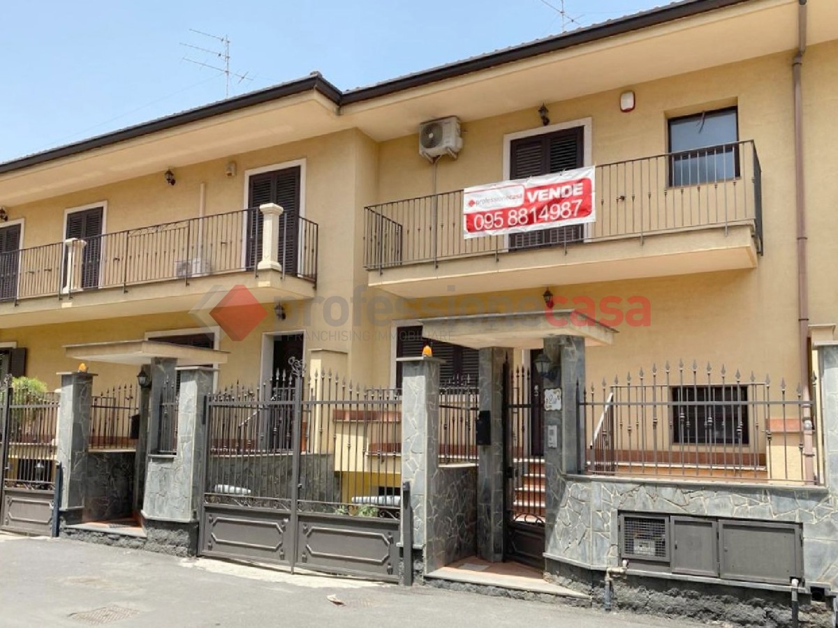 Foto 2 di 33 - Villa a schiera in vendita a Belpasso