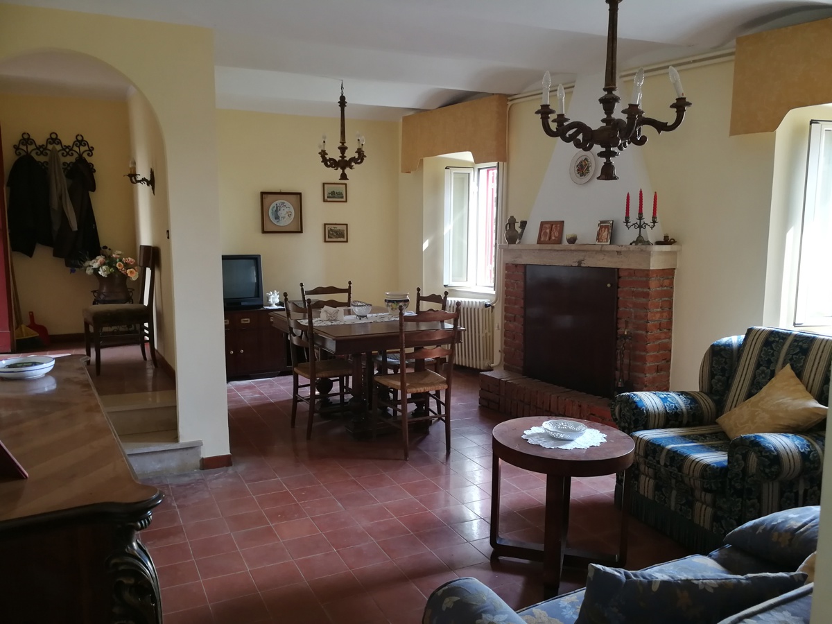 Foto 2 di 13 - Casa indipendente in vendita a Campoli Appennino
