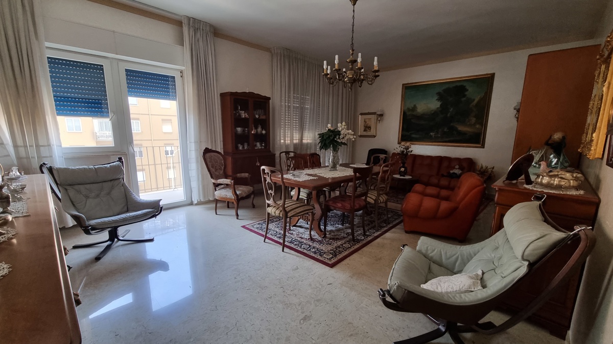 Foto 17 di 19 - Appartamento in affitto a Taranto