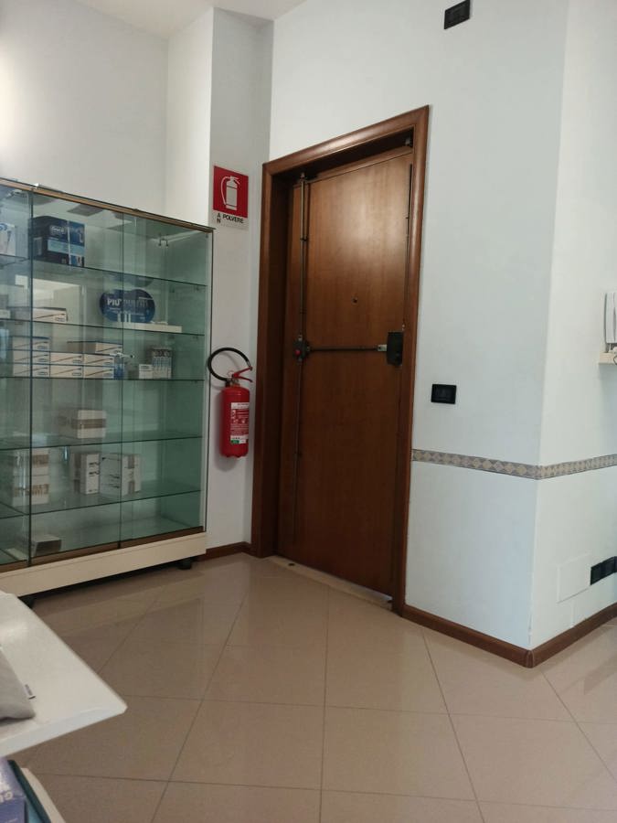 Foto 7 di 13 - Ufficio in affitto a Oristano