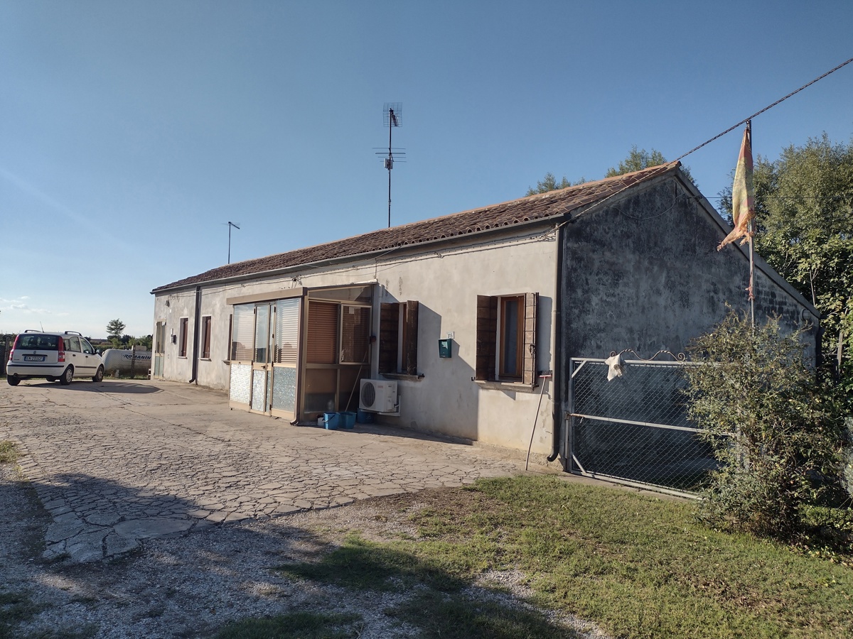 Foto 2 di 12 - Casa indipendente in vendita a Pettorazza Grimani