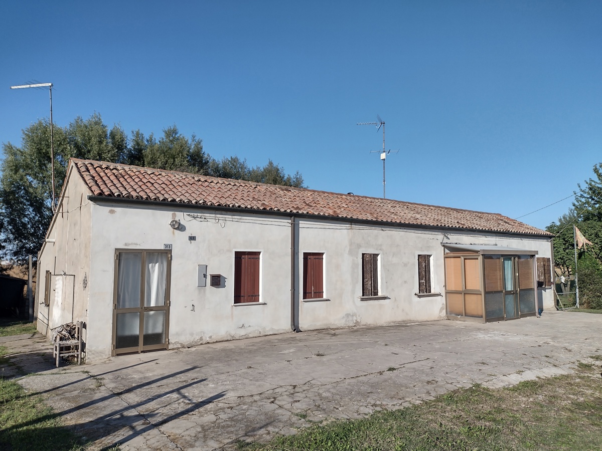 Foto 1 di 12 - Casa indipendente in vendita a Pettorazza Grimani