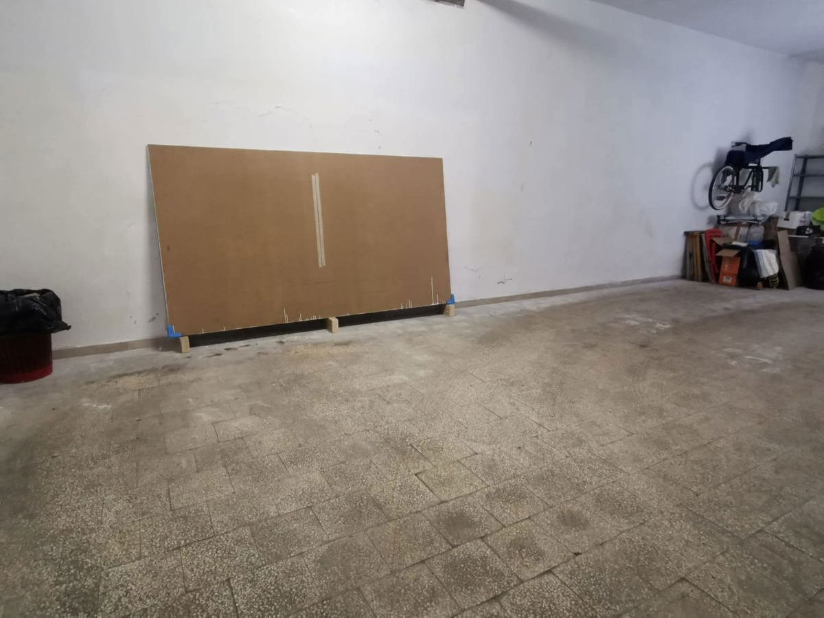 Foto 10 di 12 - Garage in vendita a Foggia