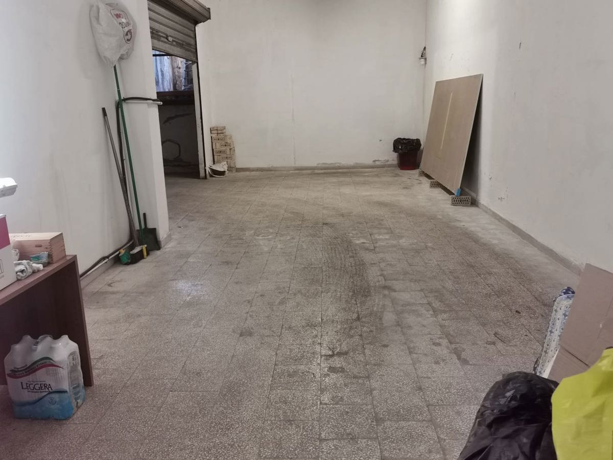 Foto 8 di 12 - Garage in vendita a Foggia