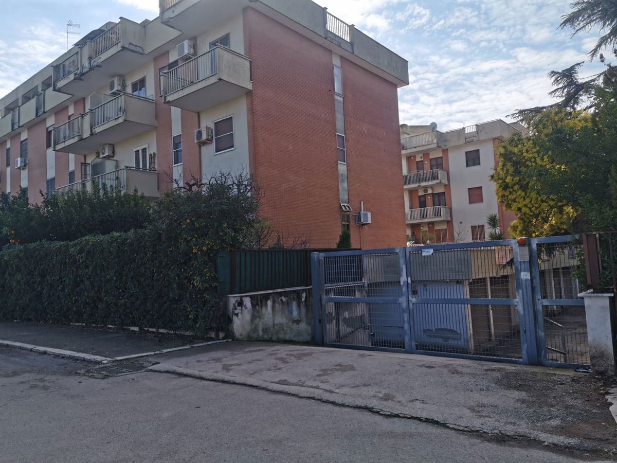 Foto 4 di 12 - Garage in vendita a Foggia