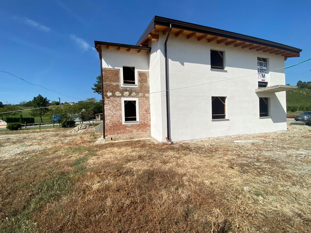 Foto 1 di 15 - Casa indipendente in vendita a Borgonovo Val Tidone