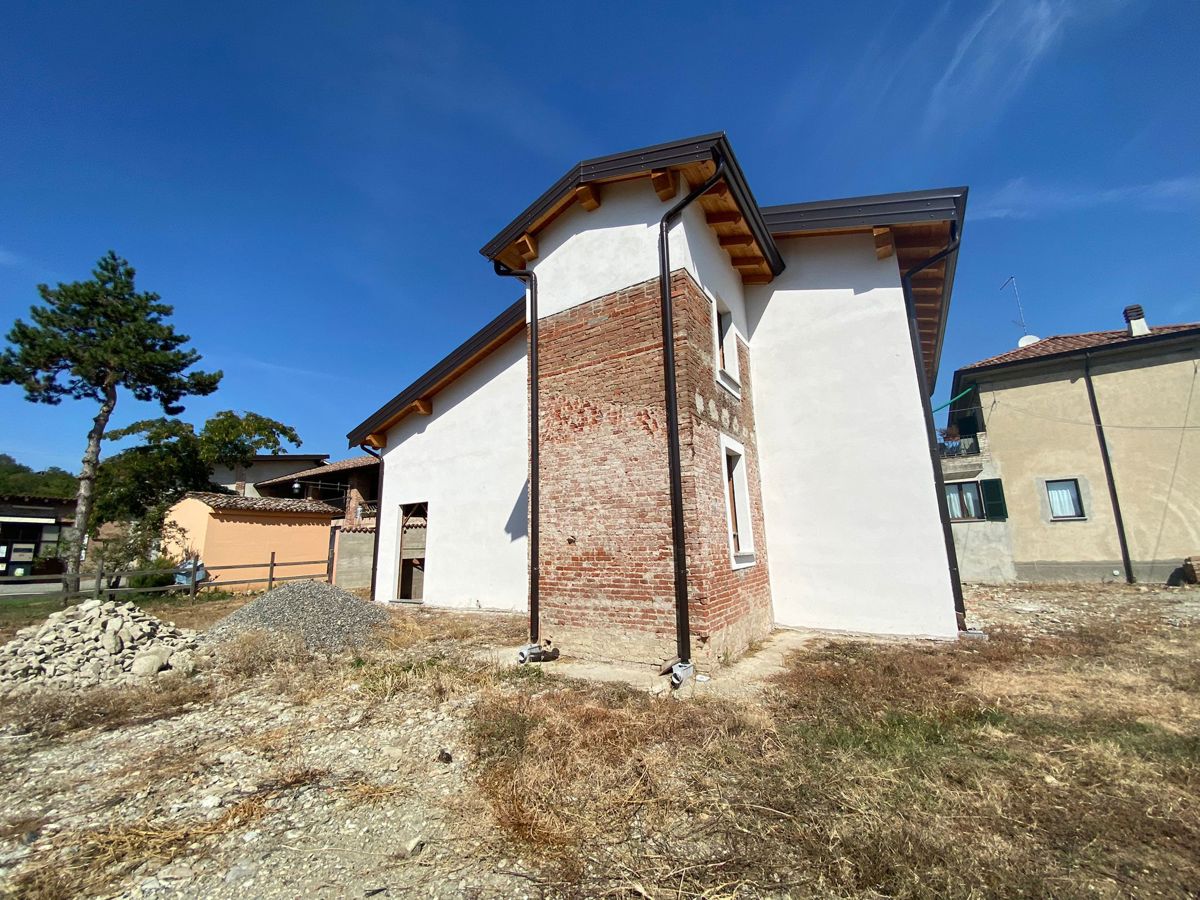Foto 3 di 15 - Casa indipendente in vendita a Borgonovo Val Tidone