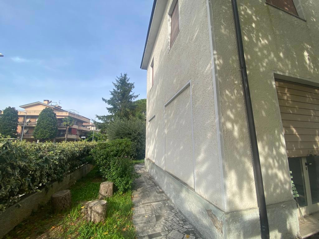 Foto 6 di 10 - Casa indipendente in vendita a Foligno