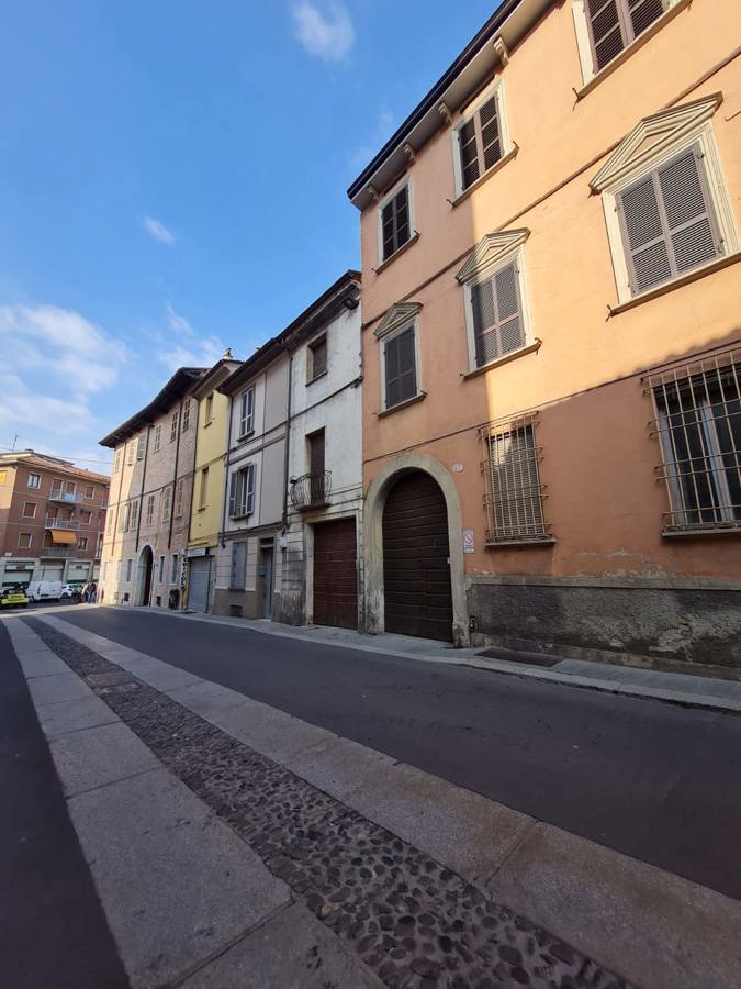 Foto 2 di 27 - Appartamento in vendita a Piacenza
