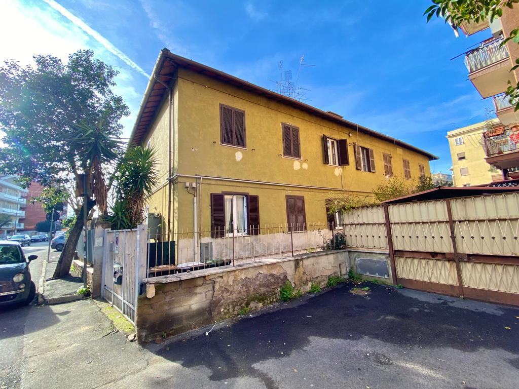 Foto 3 di 24 - Appartamento in vendita a Ciampino