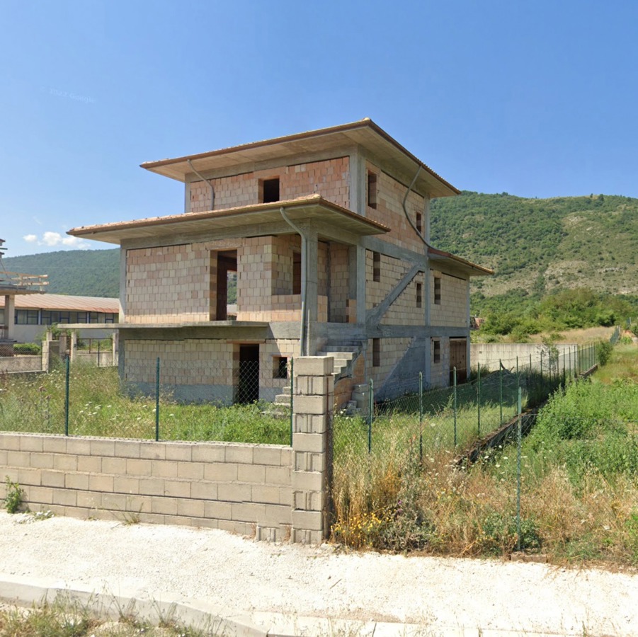 Foto 2 di 11 - Villa in vendita a Avezzano